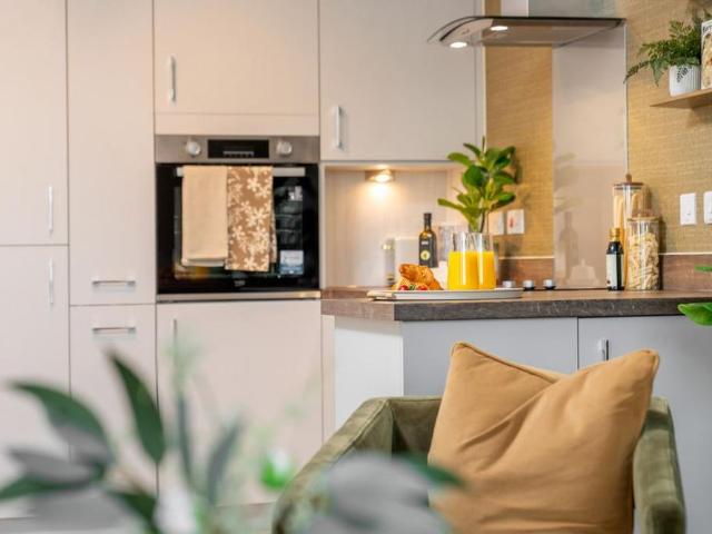 House for rent in Heol-las, Surrey