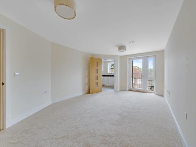 House for rent in Southborough, Sandown Park