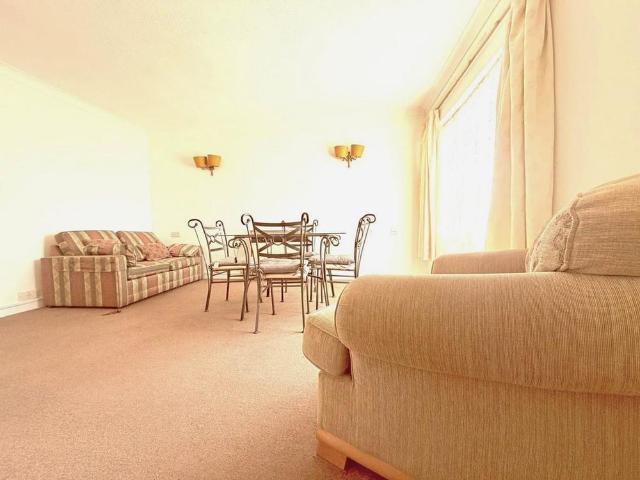 House for rent in Gants Hill, Greater London