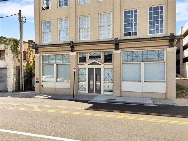 Condo for sale in Roanoke