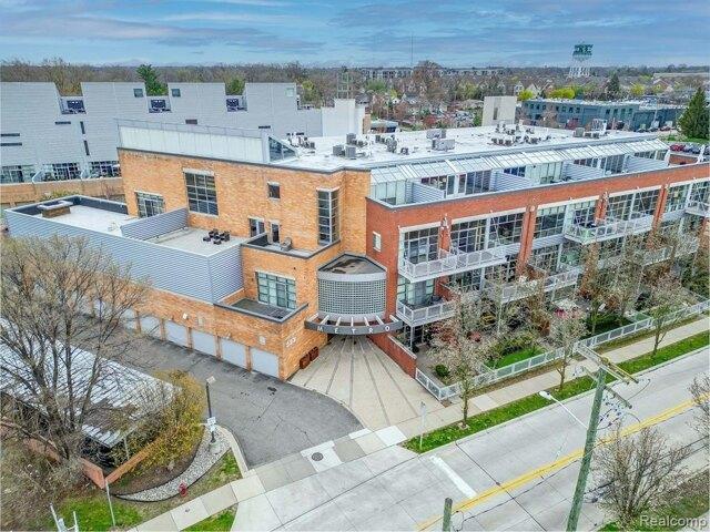 Condo for sale in Royal Oak