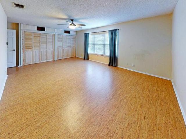 Room for rent in Leesville, Texas