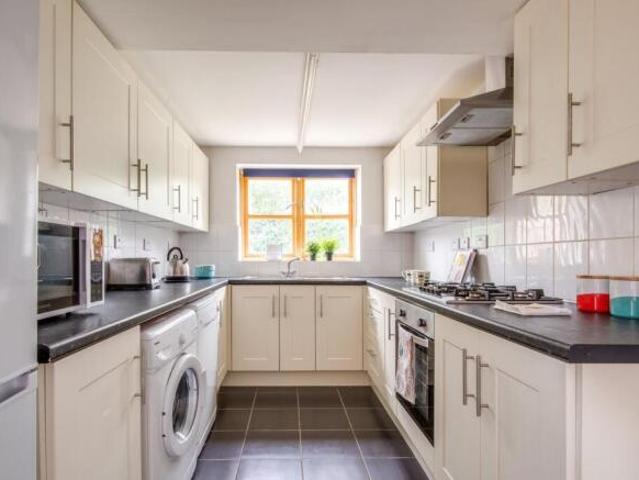 Bungalow for rent in Wollaton Park, Haddon