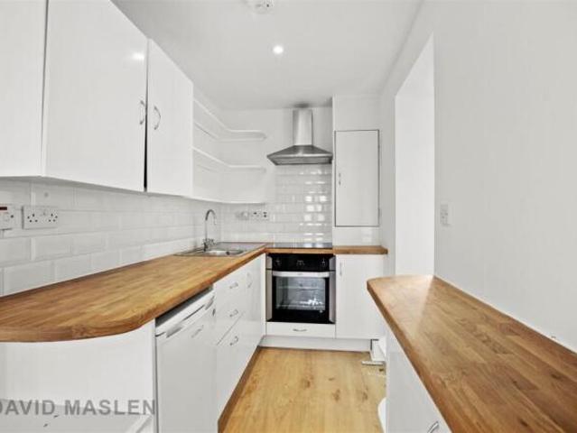 Bungalow for rent in Woodingdean, Brighton & Hove