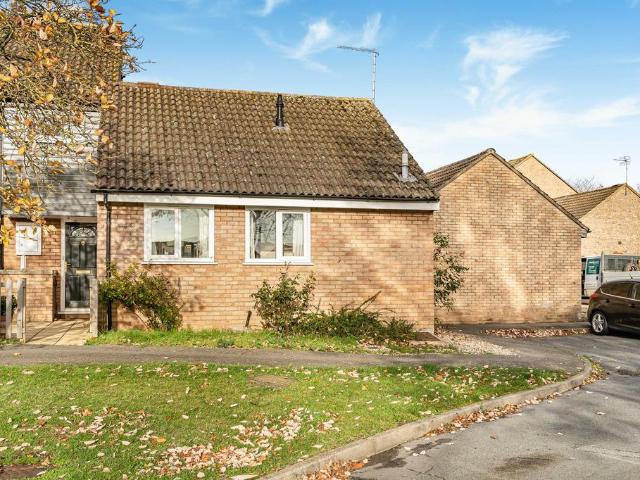 Bungalow for sale in St. Ives, Huntingdon