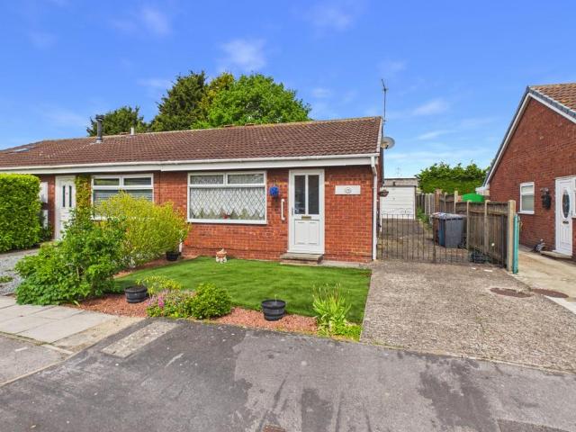 Bungalow for sale in Kingswood, Hull
