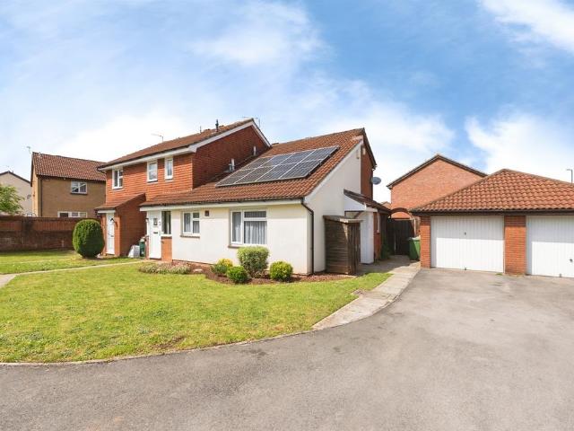 Bungalow for sale in Oldland, South Gloucestershire