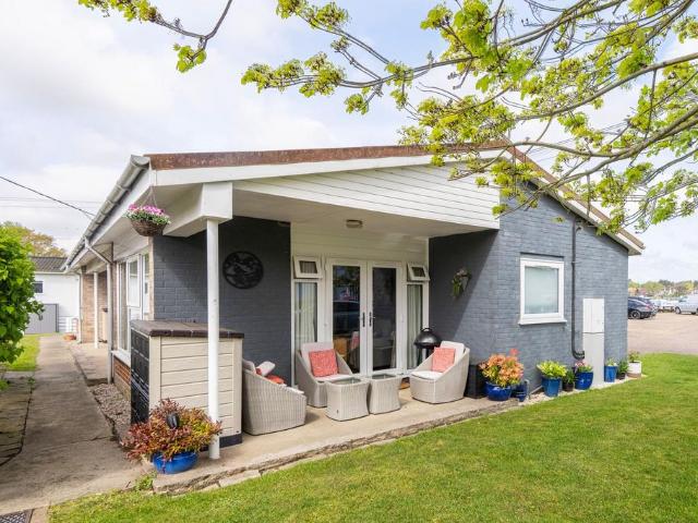 Bungalow for sale in Eastbridge, Suffolk