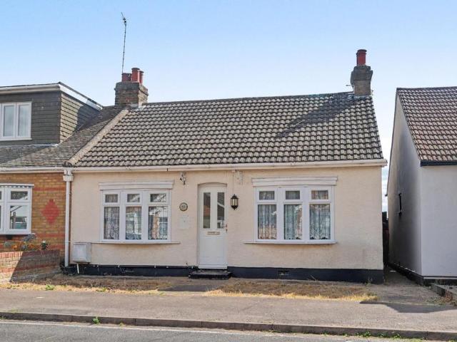 Bungalow for sale in Barling, Essex