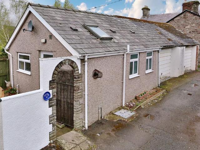Bungalow for sale in Crickhowell