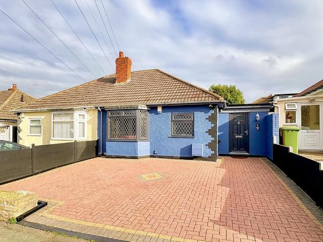 Bungalow for sale in Ettingshall Park, West Midlands