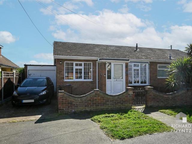 Bungalow for sale in Winter Gardens, Essex