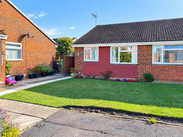 Bungalow for sale in Longlevens, Gloucester