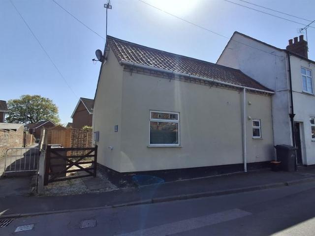 Bungalow for sale in Ruskington, North Kesteven