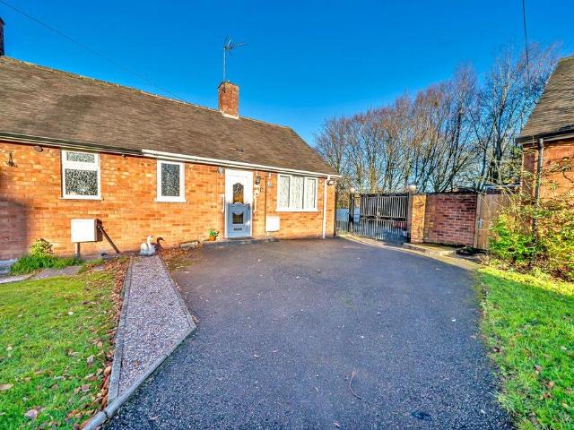 Bungalow for sale in Broomhill, Chadsmoor