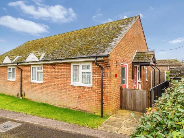 Bungalow for sale in Tattenham Corner, Red Hill