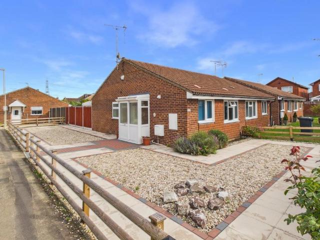 Bungalow for sale in Longlevens, Gloucester