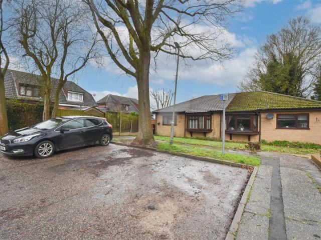 Bungalow for sale in Blackmore, Hook End and Wyatts Green, Navestock Side