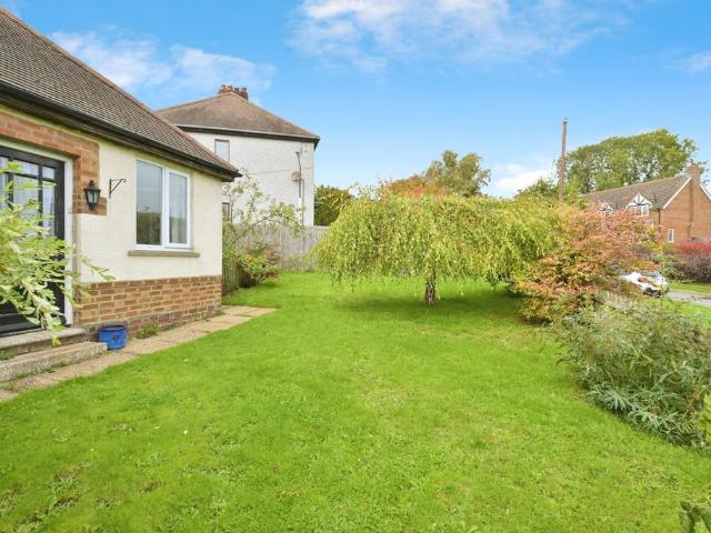 Bungalow for sale in Ravensthorpe, Northamptonshire