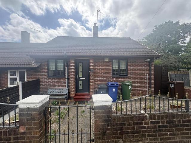 Bungalow for rent in Newton, Greenheys