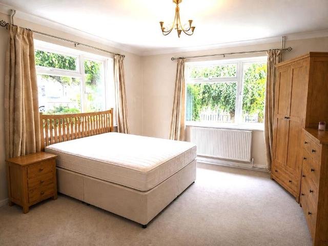Bungalow for rent in Row Town, Surrey