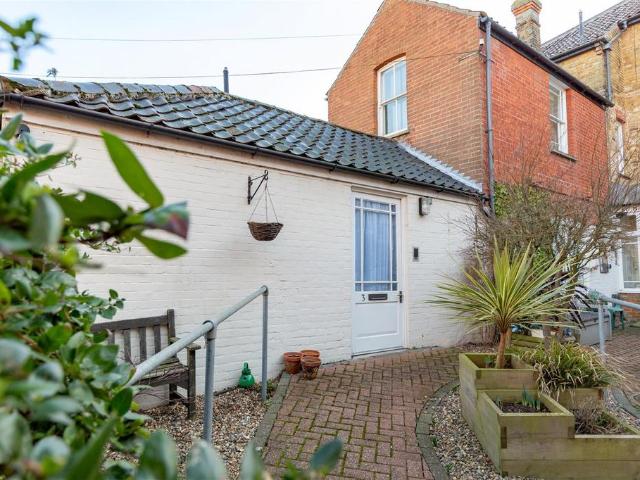 Bungalow for rent in Eastbridge, Suffolk
