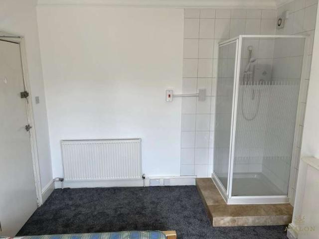 Farm for rent in Boscombe, Bournemouth