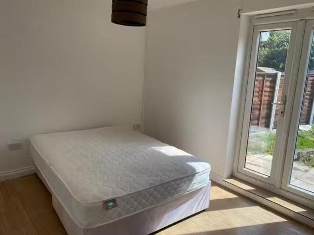 House for rent in Ponders End, Greater London