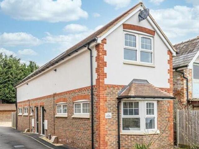 House for rent in Meath Green, Reigate and Banstead