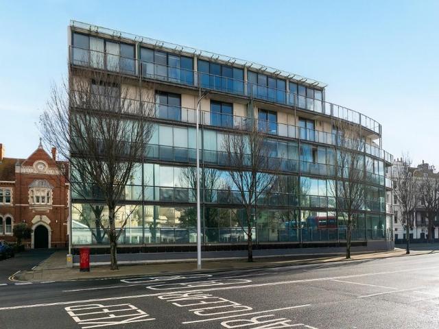 Flat for sale in Queen's Park, Brighton & Hove