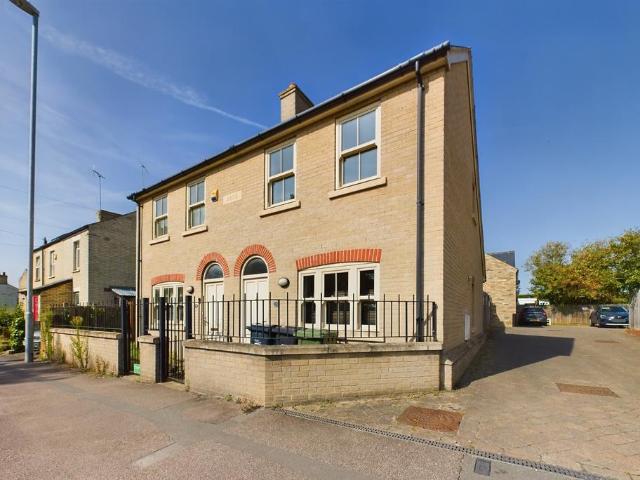 House for sale in Arbury, Cambridgeshire
