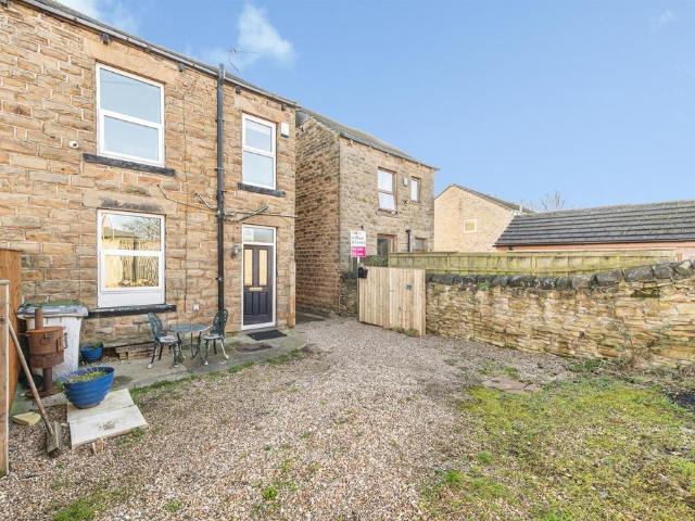 House for sale in Thornhill Lees, West Yorkshire