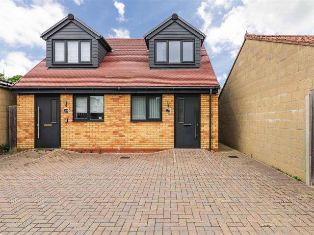 House for sale in Arbury, Cambridgeshire