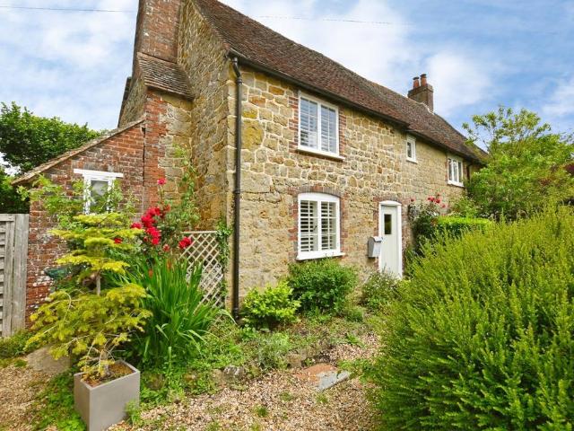 House for sale in Littlecote, West Sussex