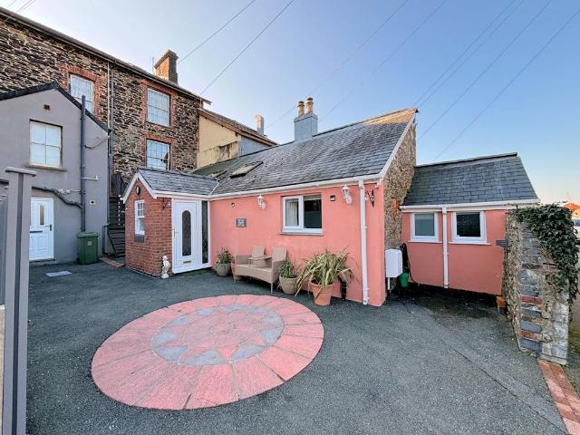 House for sale in Tywyn, Wales
