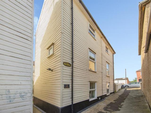 House for sale in Dale Hill, Essex
