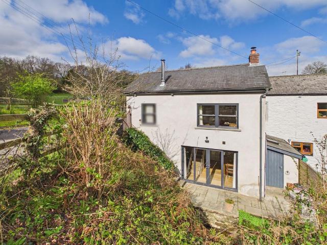 House for sale in Llanfoist Fawr, Govilon