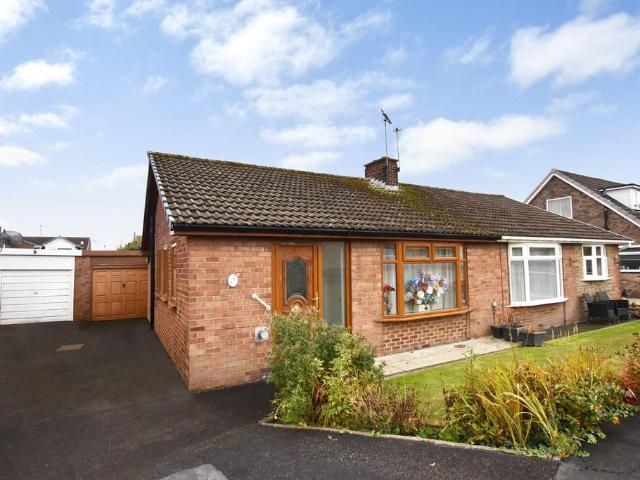 House for sale in Upper Green, Leeds