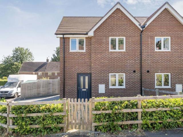 House for sale in Stanmore, Hampshire