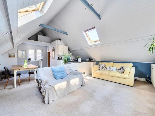 House for sale in Sandown Park, Kent