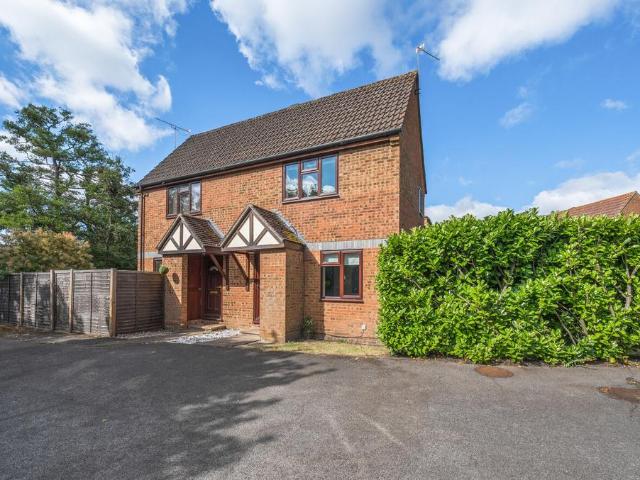 House for sale in Fleet, Hart
