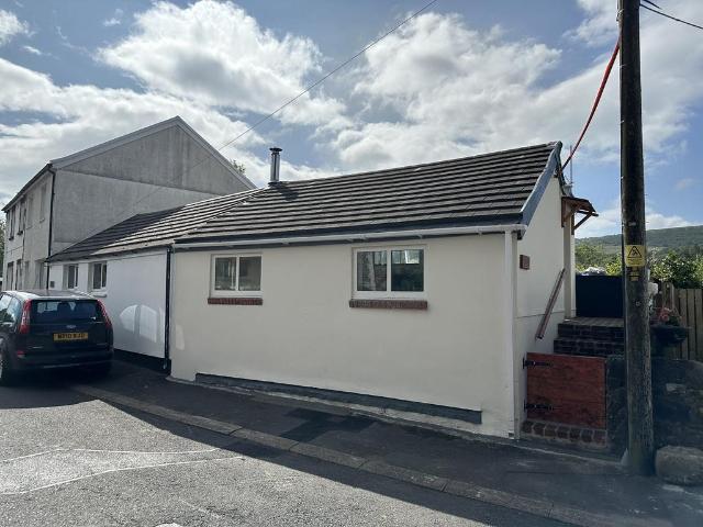 House for sale in Abercraf, Wales