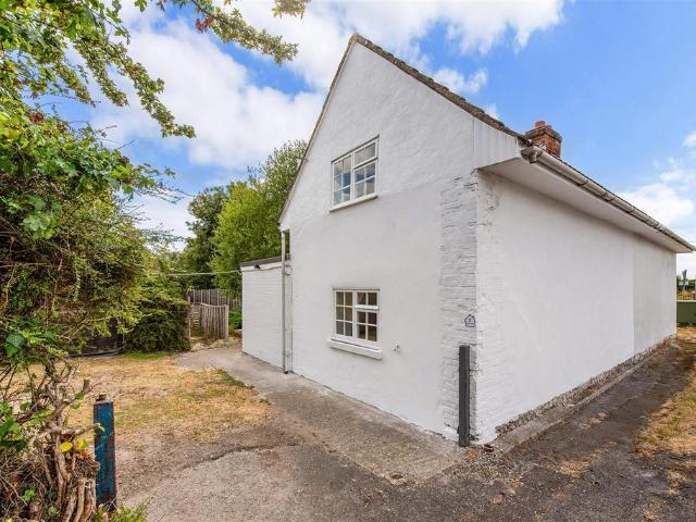 House for sale in Barton Stacey, Hampshire