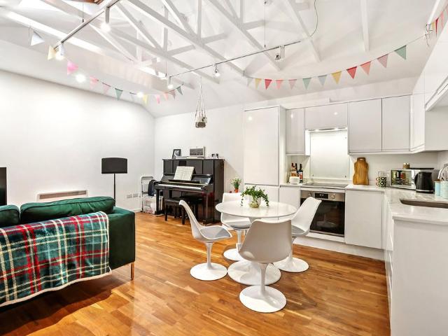 House for sale in St Margarets, Greater London