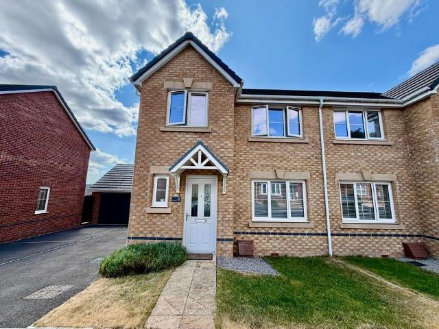 House for sale in Maesycwmmer, Wales