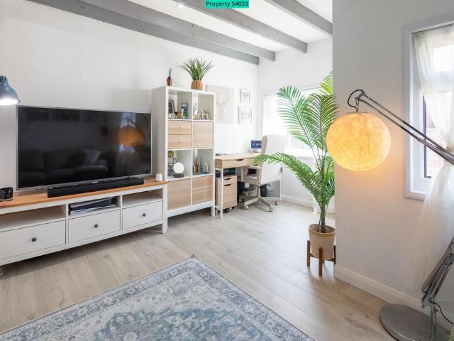 House for sale in Cliffe Woods