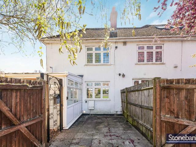 House for sale in Meriden, Watford