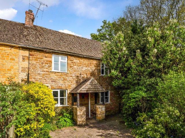House for sale in Fossebridge, Gloucestershire