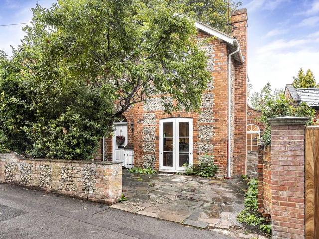 House for sale in Henley-on-Thames, Berrick Salome