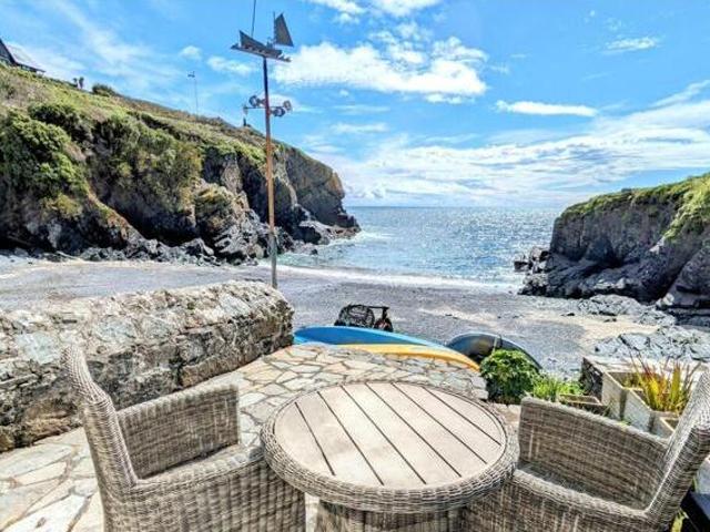 House for sale in Helston, Cornwall